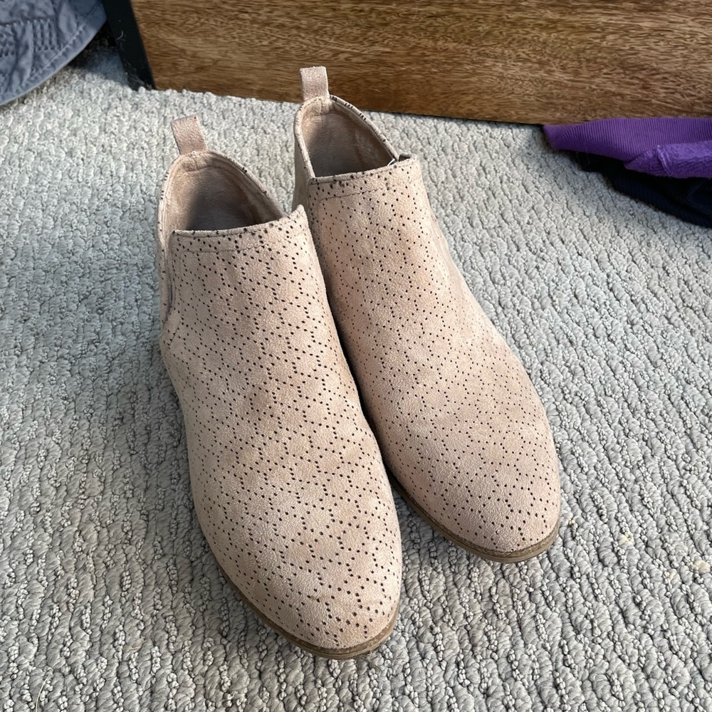 Dr. Scholls Blush Suede Ankle Boots, Size 7.5